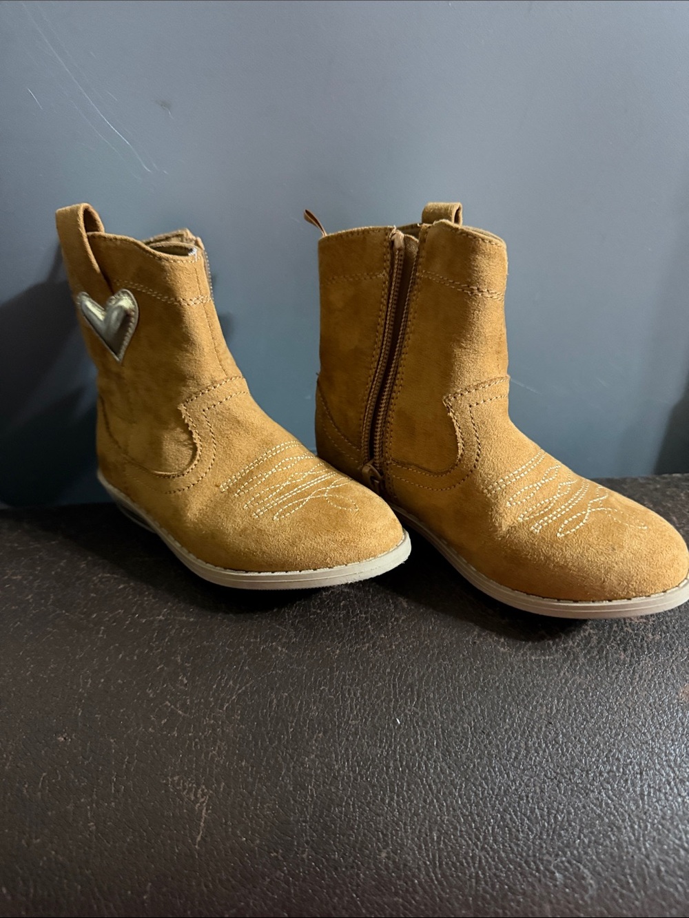 Old Navy Tan Suede Kids Booties with Silver Heart Accent